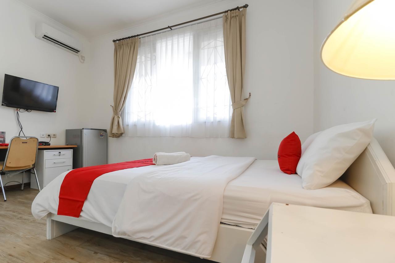 Reddoorz Plus @ Tendean Jacarta Exterior foto