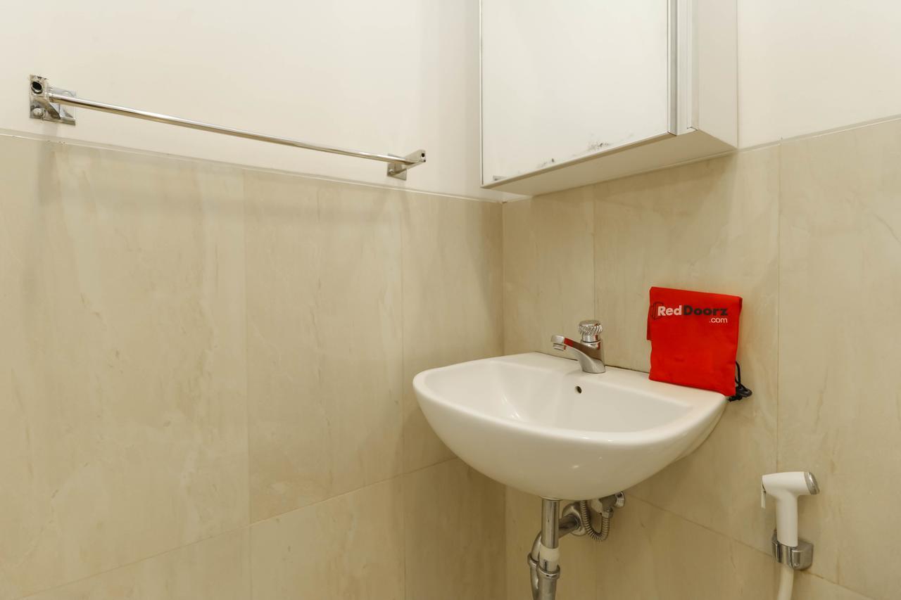Reddoorz Plus @ Tendean Jacarta Exterior foto