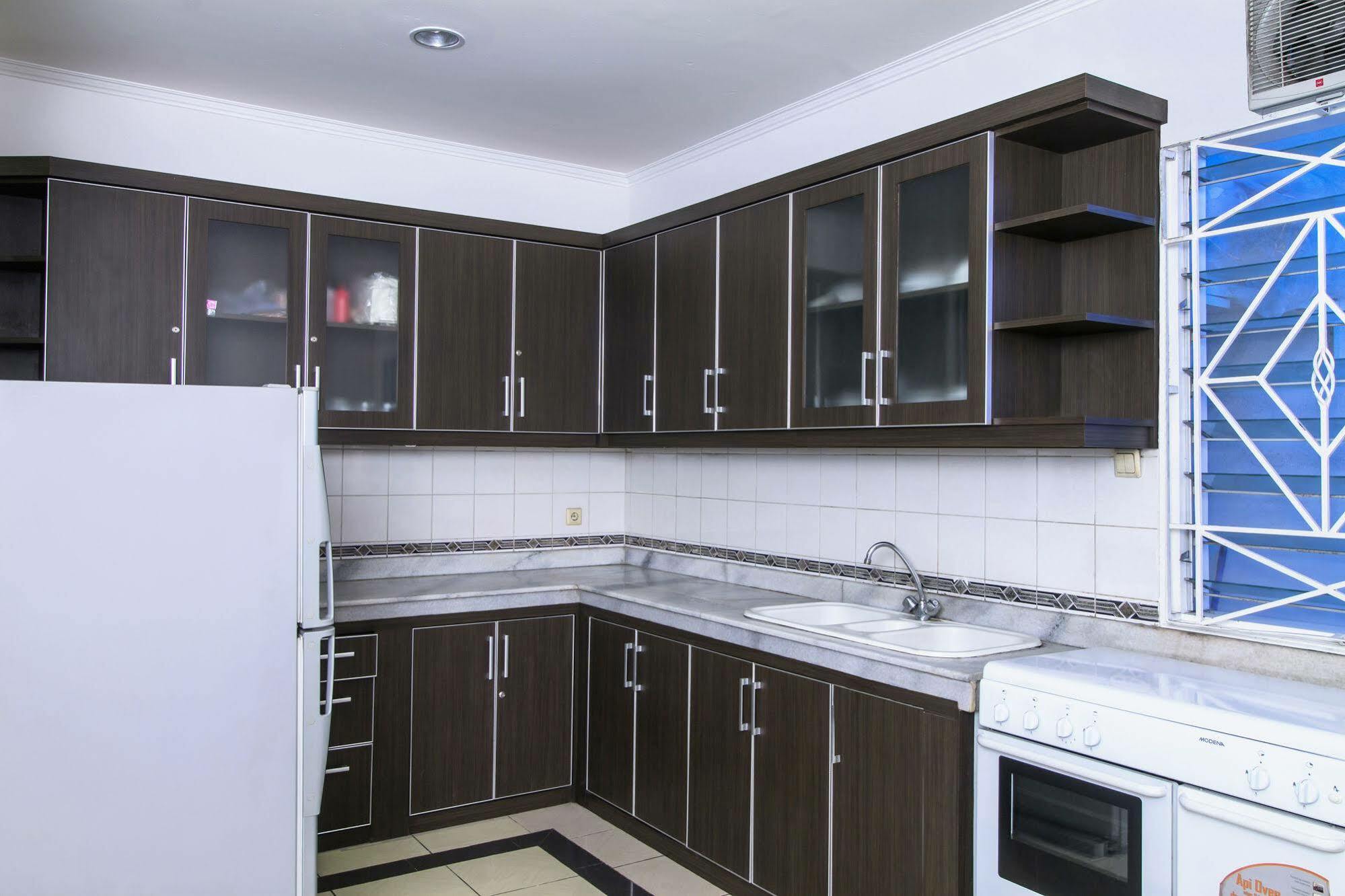 Reddoorz Plus @ Tendean Jacarta Exterior foto